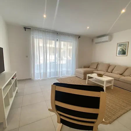 Swieqi Malaika New 2 With Courtyard Апартаменты