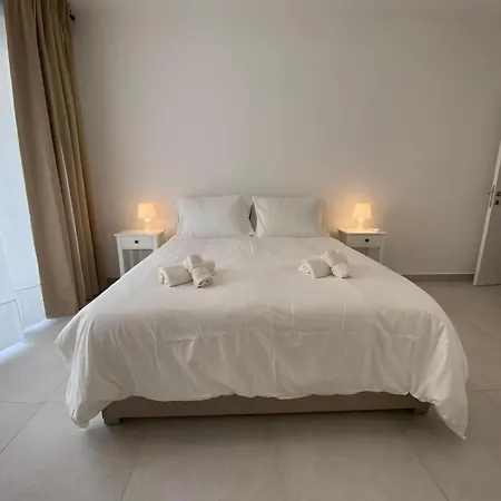 Апартаменты Swieqi Malaika New 2 With Courtyard