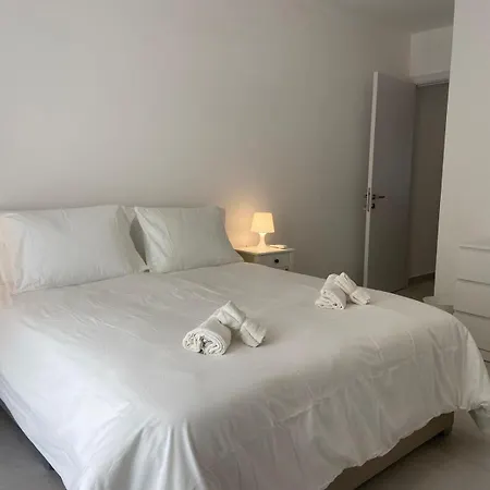 Апартаменты Swieqi Malaika New 2 With Courtyard