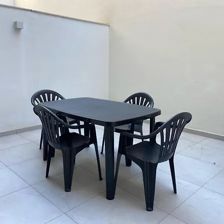 Swieqi Malaika New 2 With Courtyard Апартаменты *