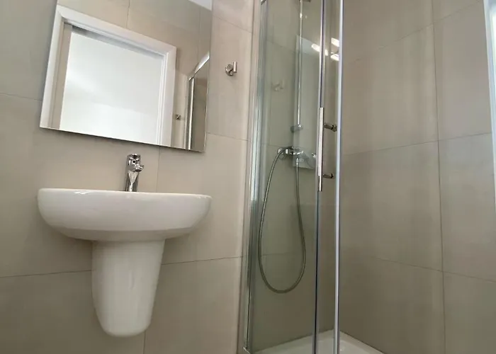 Swieqi Malaika New 2 With Courtyard * Is-Swieqi