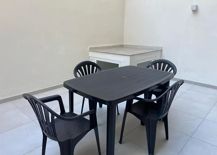 Swieqi Malaika New 2 With Courtyard * Is-Swieqi